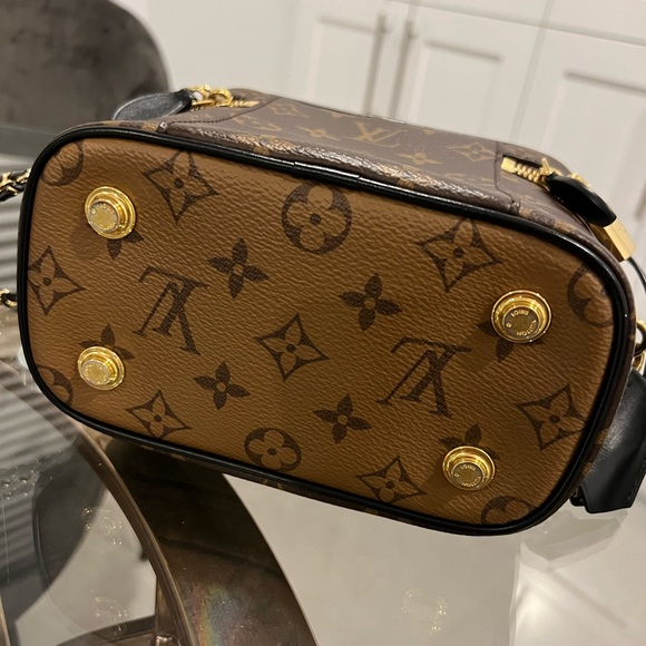 Louis Vuitton Vanity PM in Monogram - Picture 2 of 6